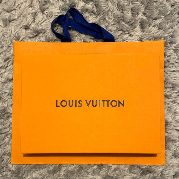 Louis Vuitton Daily Pouch - Picture 6 of 7